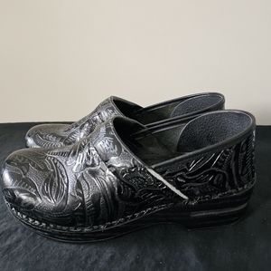 DANSKO Pro Black Tooled Women's Closed Back Clog, Shoes